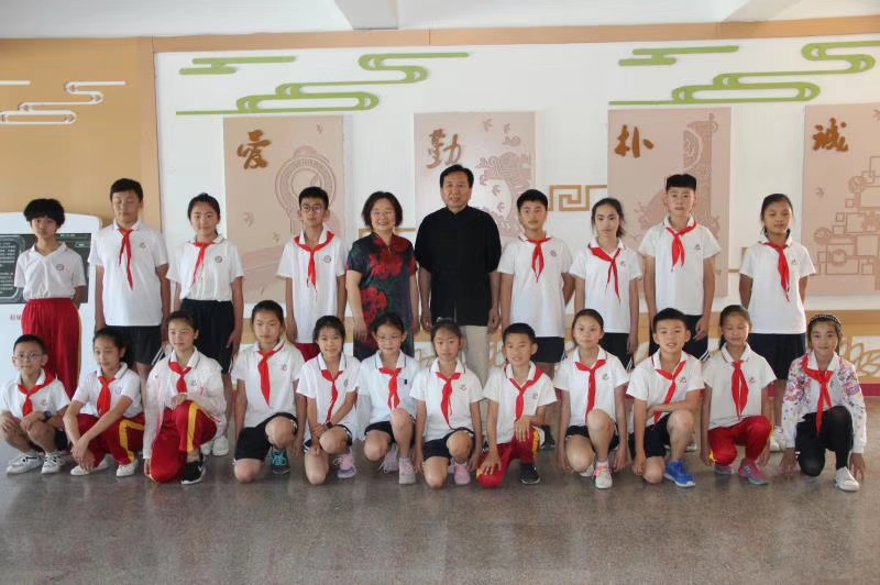<b>张殷实：墨韵书香中传承优秀传统文化</b>
